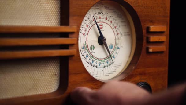 Vintage Radio 1950S Turning Searching Station Dial Pointer Old Audio — Wideo stockowe