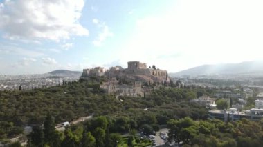 Atina Akropolü, Yunanistan. Hava Manzarası, Antik Kale ve Tapınaklar. Landmark ve Unesco Dünya Mirası Alanı, İHA 4K
