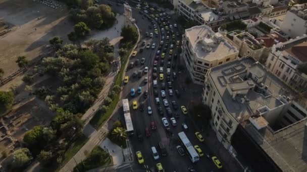 Воздушный Вид Оживленный Ежедневный Трафик Центре Афин Греция — стоковое видео