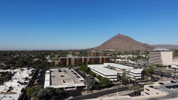 Scottsdale Cityscape Arizona Vista Aérea Los Edificios Ciudad Montaña Camelback — Vídeos de Stock