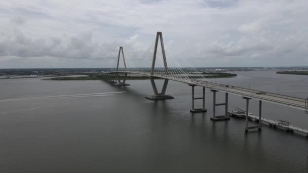 Cooper River Bridge Charleston South Carolina Usa Statische Luftaufnahme Verkehr — Stockvideo