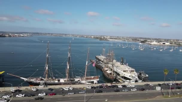 Aerial View San Diego Bay Vintage Museum Ships Road Traffic — Stock videók