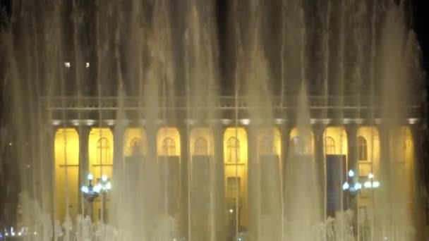 Baku Azerbaijão Noite Fonte Seaside Milli Park Com Museu Independência — Vídeo de Stock