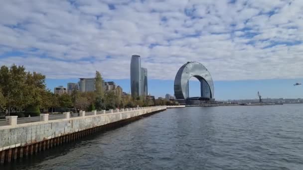 Baku Ázerbájdžán Pobřežní Budovy Park Crescendo Bay Kaspické Moře — Stock video