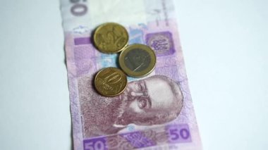 Ukrayna 'da 50 Ukrayna Hryvnia' sı 1 Euro 30 sent, Ukrayna 'da savaş sırasında döviz kuru, Kapatma