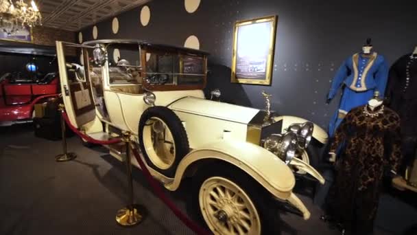 Titanic Memorabilia Réplica Old Timer Car Propriedade John Jacob Astor — Vídeo de Stock