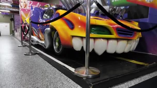 Son Mask Movie Monster Car Holden Montero Volo Museum Illinois — Stock Video
