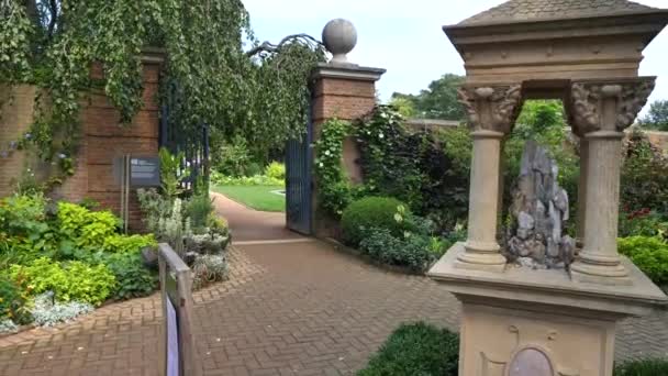 シカゴ植物園 グレンコー イリノイ州の公園へのゲートとパスウェイ — ストック動画