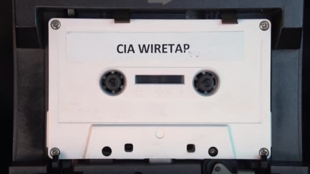 Cia Wiretap 빈티지 플레이어에서 오디오 카세트 테이프 — 비디오