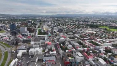 Reykjavik İzlanda Banliyöleri, Konut ve Ofis Binalarının İHA Çekimi 4k