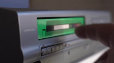 Video Kaseti Eski VHS Oynatıcı, Kapat, Seçili Odak 4k ile Ekleme ve Oynatma