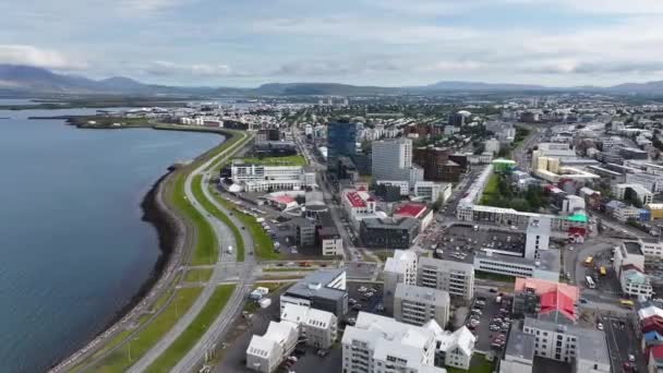 Reykjavik Islandia Widok Lotu Ptaka Nadbrzeże Budynki Mieszkalne Strzał Drona — Wideo stockowe