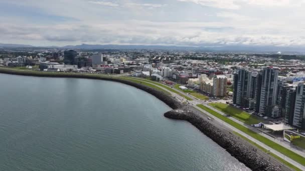 Reykjavik Zlanda Sahil Trafiği Rıhtım Taki Modern Konut Binaları Nsansız Stok Video