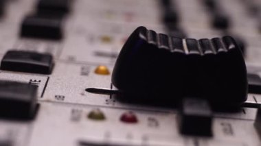 Dizin Yukarı ve Sessizleştiriliyor Kanal, Ses Karıştırma Konsolu Ayrıntısı Makro Kapatma 4k
