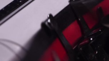 Yıl 1944, Klasik Daktiloda Beyaz Kağıt Yazıyor, Makro Kapalı 4K
