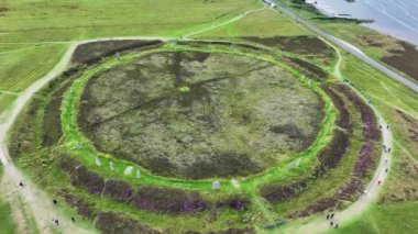 Drone shot, Ring of Brodgar, Neolitik Tarihi Anakara Adası, Orkney, İskoçya Birleşik Krallık 4k
