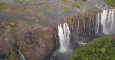 Victoria Şelalesi ve Zambezi Nehri 'nin Hava Görüntüsü, Zambiya Zimbabve Sınırı Doğal Harikası, İnsansız Hava Aracı