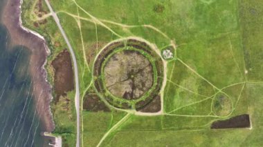 Ring of Brodgar, Birdseye Aerial Manzara Tarih Öncesi Landmark, Orkney Coastline, İskoçya İngiltere 'den Rocks in Circle