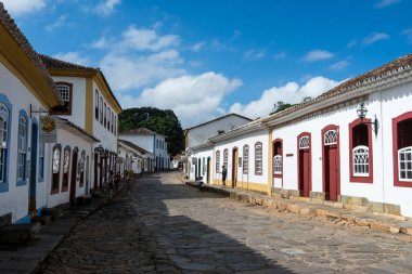Tiradentes, Minas Gerais, Brezilya - 6 Mayıs 2024: Brezilya 'nın Tiradentes şehrinin tarihi merkezi.