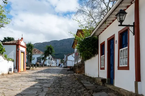 Tiradentes, Minas Gerais, Brezilya - 6 Mayıs 2024: Brezilya 'nın Tiradentes şehrinin tarihi merkezi.