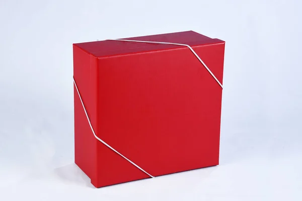 Rote Geschenkbox Isoliert Auf Weißem Hintergrund — Stockfoto