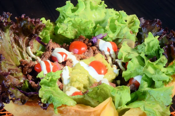 Natürlicher Tropischer Salat Mit Salattomaten Gesunde Kost — Stockfoto