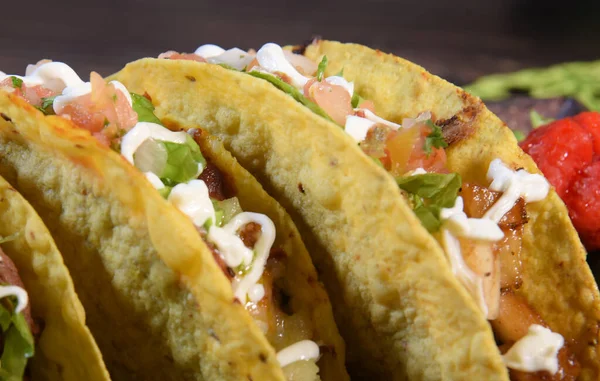 Tacos Comida Típica Mexicana Quesadillas Con Ensalada Pimienta Nachos Guacamole — Foto de Stock