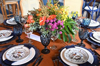 Çiçek aranjmanı, parti dekorasyonu çiçek buketi doğal bahçe dekorasyonu.