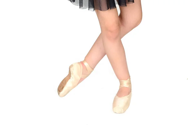 Ballerina Beine Spitzenschuhen Nahaufnahme Auf Weißem Hintergrund Klassisches Und Modernes — Stockfoto