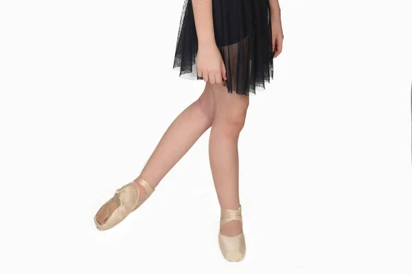 Ballerina Beine Spitzenschuhen Nahaufnahme Auf Weißem Hintergrund Klassisches Und Modernes — Stockfoto