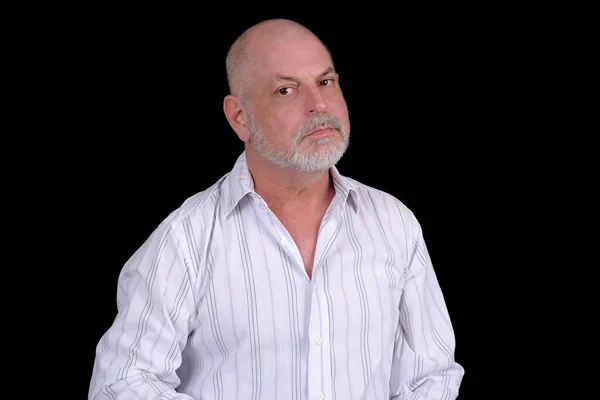 Siyah Arka Planda Beyaz Gömlekli Orta Yaşlı Yakışıklı Bir Adam — Stok fotoğraf