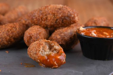 Kızarmış morina balığı keki, balık böreği, morina balığı keki, Brezilya usulü morina balığı keki, et diski.