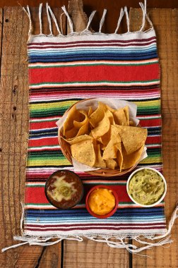 Meksika yemeği tacos guacamole jalapeno biber quesadillas nacho tortilla tex-mex mutfak baharatlı domates ve soğan