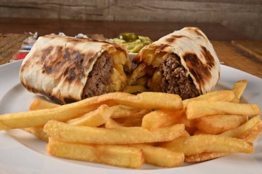 Meksika yemeği tacos guacamole jalapeno biber quesadillas nacho tortilla tex-mex mutfak baharatlı domates ve soğan
