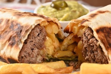 Meksika yemeği tacos guacamole jalapeno biber quesadillas nacho tortilla tex-mex mutfak baharatlı domates ve soğan