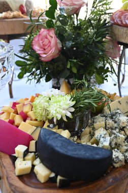 Gorgonzola krallığı gouda peyniri. Sağlıklı sütten damıtılmış.