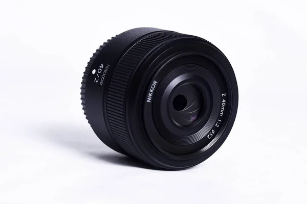 2023年7月12日 巴西Goiania Nikon Z镜头 第二版 摄影摊牌和镜头之间的竞争 白色背景 来自顶级品牌的无镜像相机的最佳镜头 — 图库照片