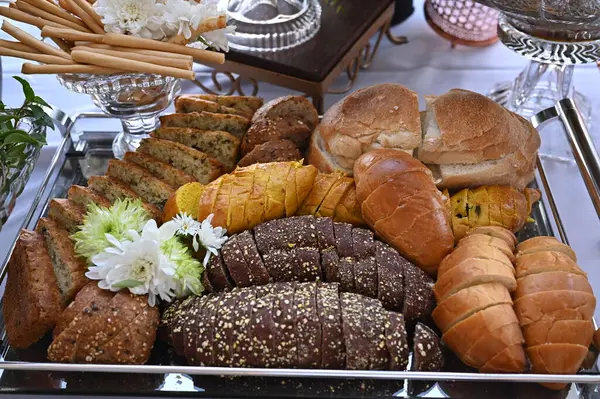 Çavdar Ekmeği Susam Tohumlu Sağlıklı Yiyecek — Stok fotoğraf