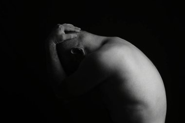 Vücut ifadeleri siyah beyaz fotoğraflı adam güzel sanat silueti ifadesi
