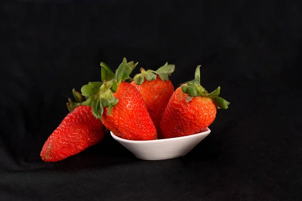 Reife Erdbeerfrüchte Lecker Gesunde Natürliche Nahrung Rote Erdbeerfrucht Rosetten Frucht — Stockfoto