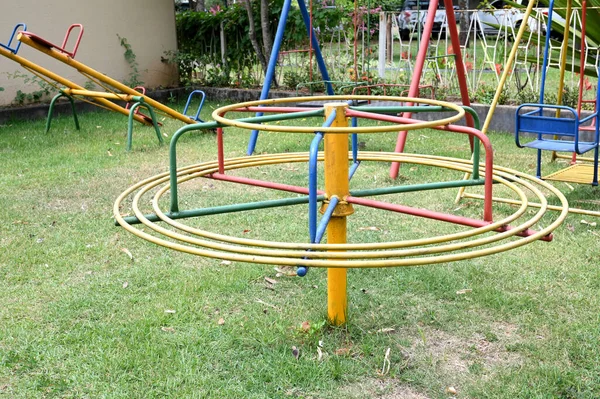 Parque Atracciones Juguetes Para Niños Columpio Rueda Niños —  Fotos de Stock