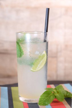 Margarita tipik Meksika içkisi. Tekila ve limonlu. Cozumel alkoliği.
