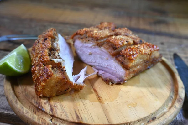Comida Gordurosa Bacon Crepitação Pele Porco Frita Pururuca Carne Porco Fotos De Bancos De Imagens