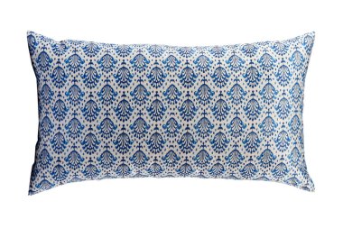 Kaliteli kare yastık. Beyaz arka taraftaki izole yastık.