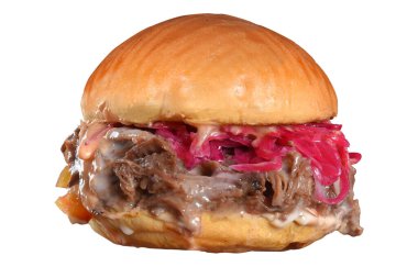 Pastırma salatası soslu sığır burger sandviç ve fast food imajı.