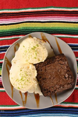 Dondurmalı kek, çikolatalı kek, tatlı yemek...