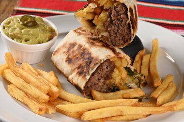 Meksika yemeği tacos guacamole jalapeno biber quesadillas nacho tortilla tex-mex mutfak baharatlı domates ve soğan