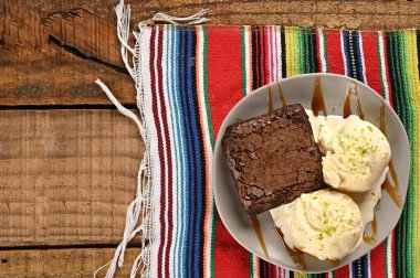 Dondurmalı kek, çikolatalı kek, tatlı yemek...