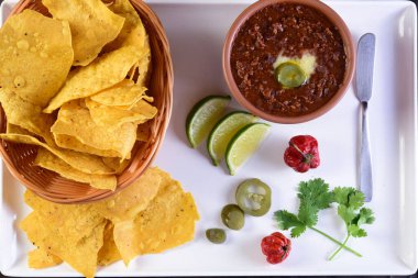 Lezzetli Meksika mutfağı guacamole, taco, tortilla, baharatlı Meksika chille tadı