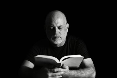 portreler yüz ifadesi vücut hareketleri modern adam siyah beyaz fotoğraf güzel sanat silueti resim